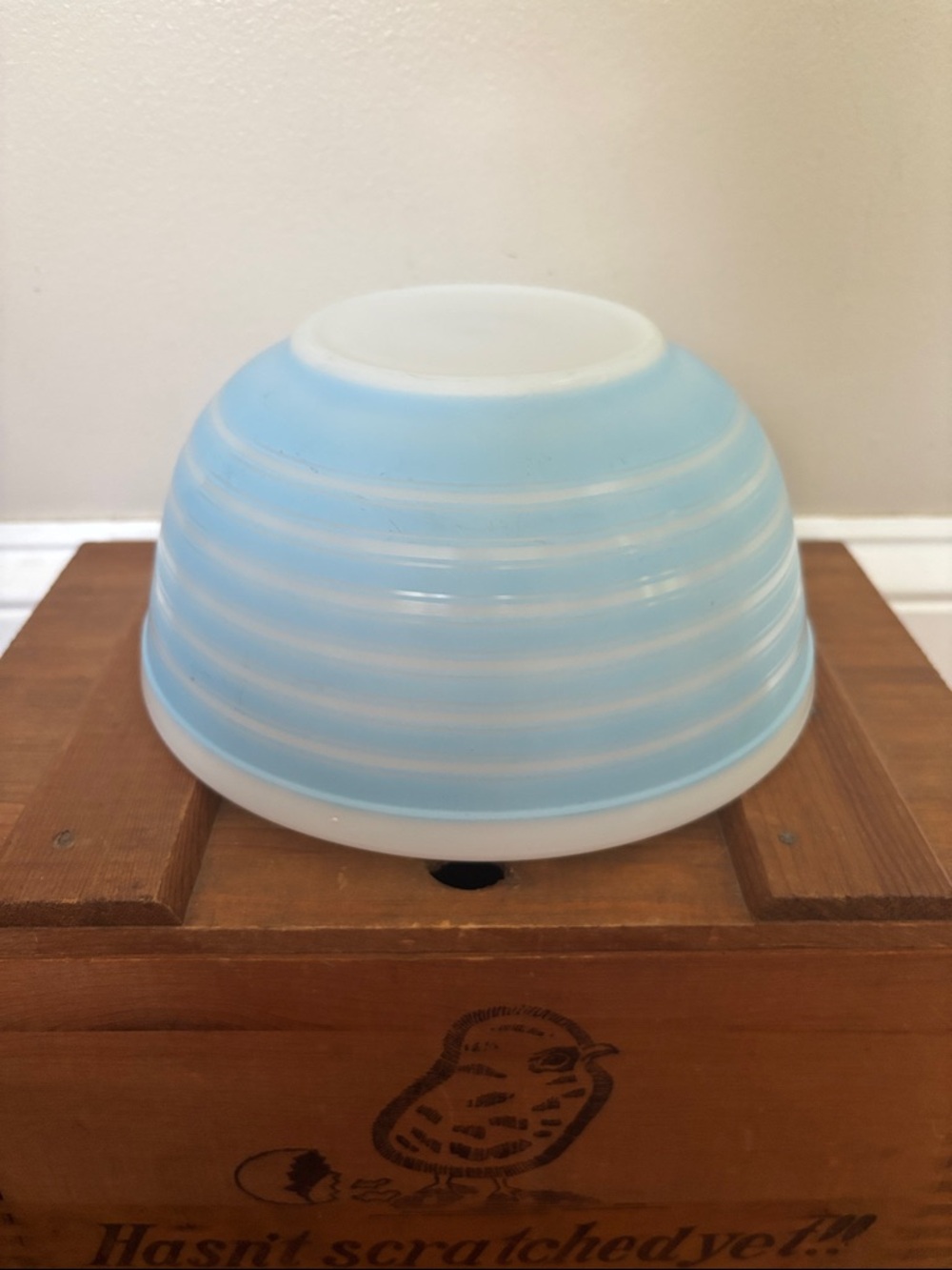 Pyrex blue stripes mixing bowl 403 2.5 quarts